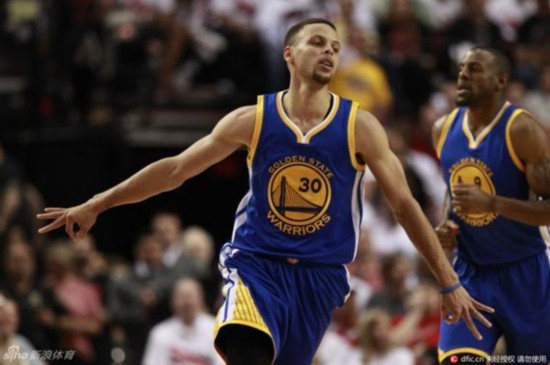 很多球迷看 很多球迷看