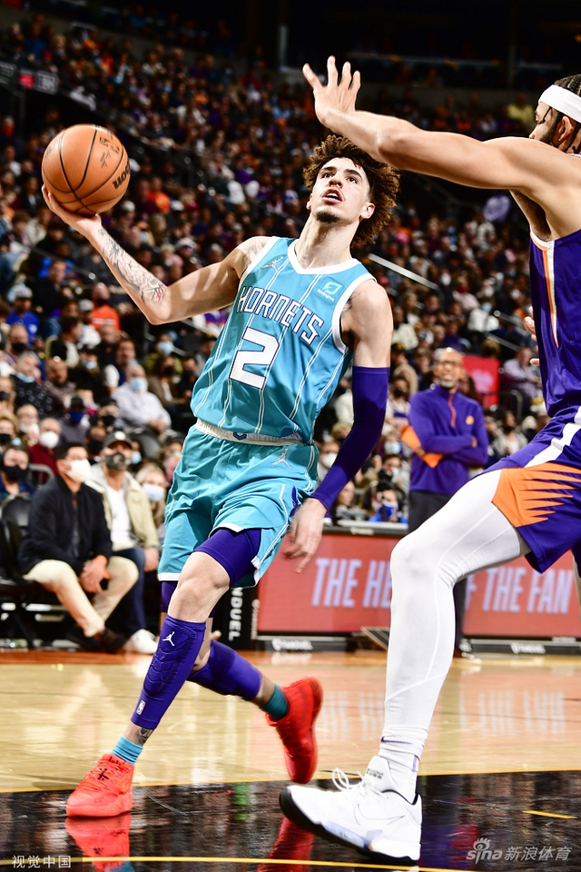 NBA最新动态：杜兰特伤情确认，尼克斯签下老将，两球星报销赛季.