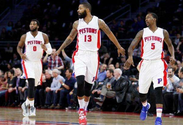 并通过前场 并通过前场